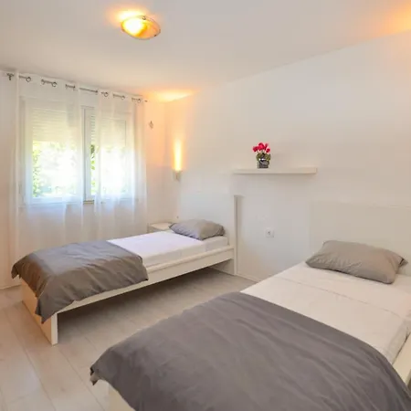Iris Apartment